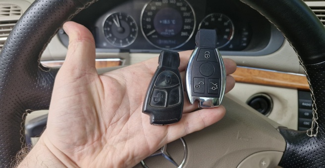 Брелок Mercedes-Benz — сравнение перед восстановлением